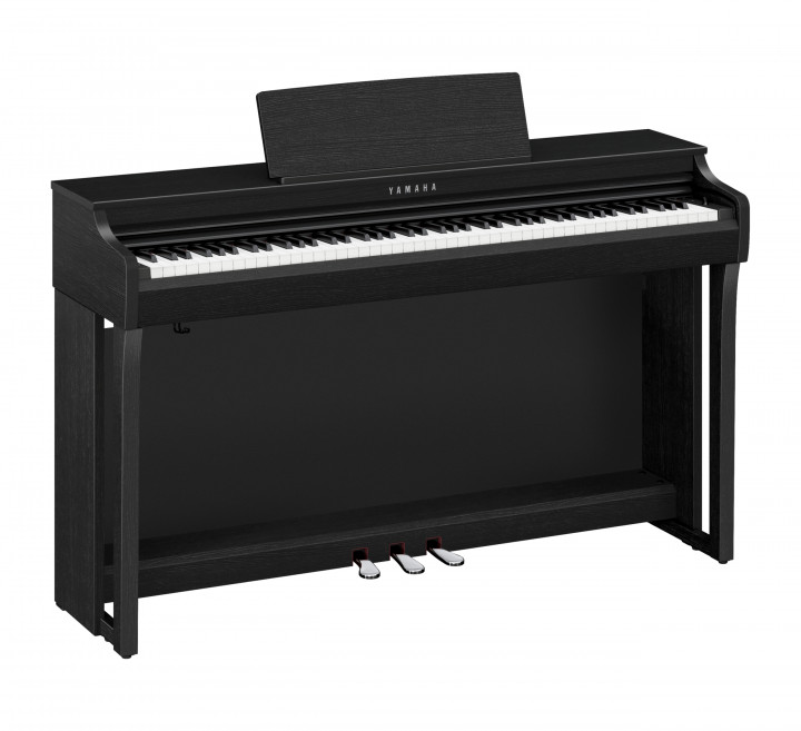 Yamaha CLP 825 Schwarz matt Hauptansicht